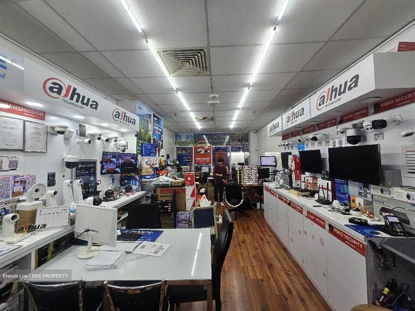 Sim Lim Square (D7), Shop House #556547691